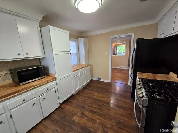 Redford Twp, MI 48239,9315 San Jose