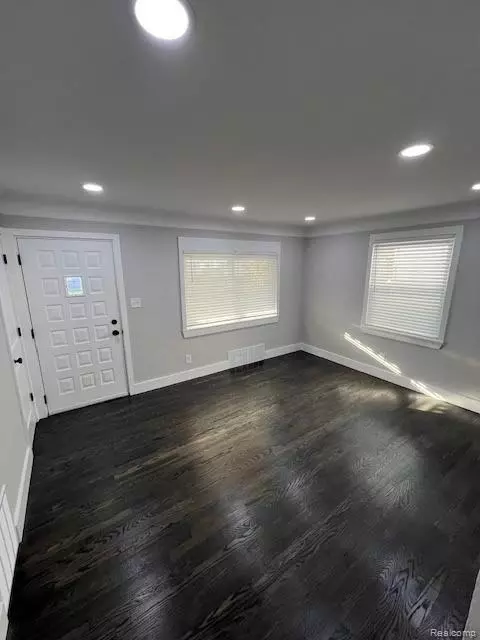 St. Clair Shores, MI 48081,25300 Culver Street