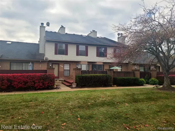 Farmington Hills, MI 48331,38872 Country Circle 13 90