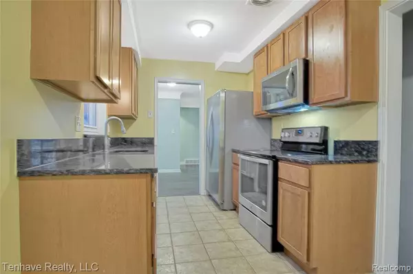 Oak Park, MI 48237,24330 MANISTEE Street