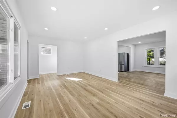 Detroit, MI 48221,16185 Ilene Street