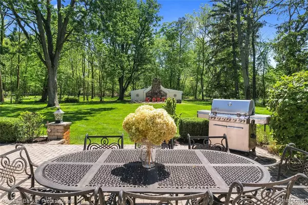 Beverly Hills Vlg, MI 48025,19905 Beverly Road