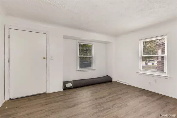 Detroit, MI 48235,19170 Saint Marys Street