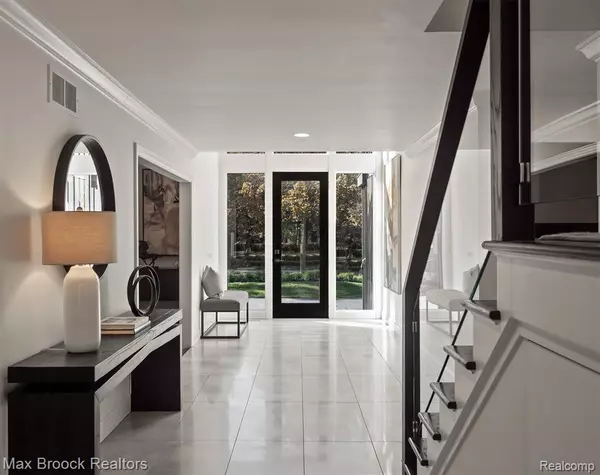 Birmingham, MI 48009,1030 Lakeside Drive