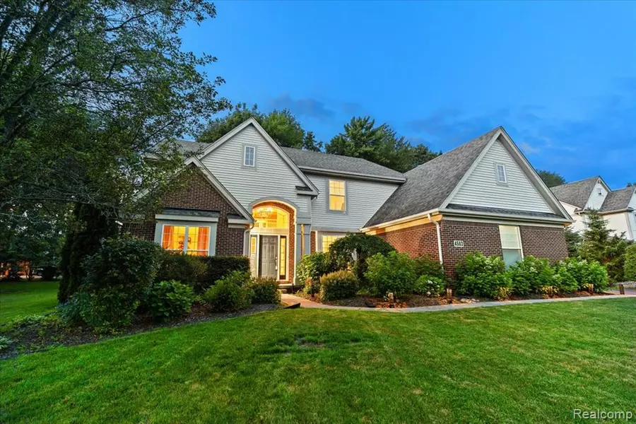 4583 Racewood Drive, Commerce Twp, MI 48382