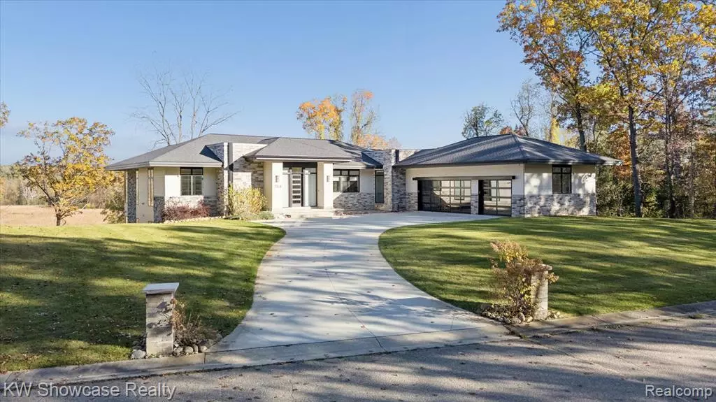 1164 Lake Forest Way, Milford Twp, MI 48380