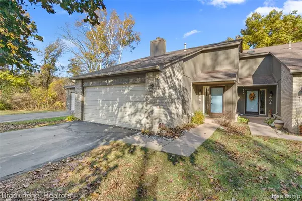 468 Woodstone Road, Waterford Twp, MI 48327