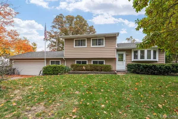 4245 Bunker Avenue, West Bloomfield Twp, MI 48323