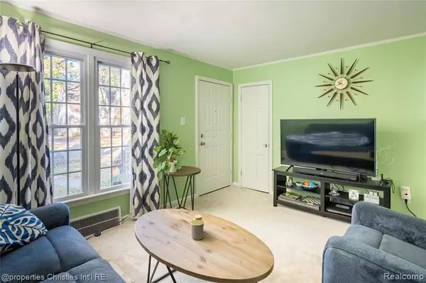 Oak Park, MI 48237,23420 Manistee Street