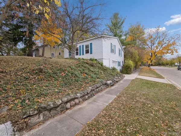 Milford Vlg, MI 48381,117 E Summit Street