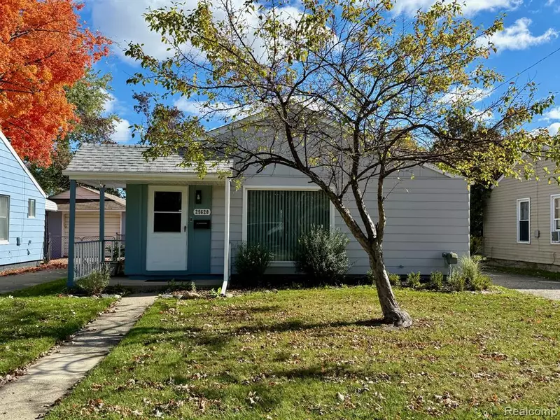25620 Tecla Avenue, Warren, MI 48089