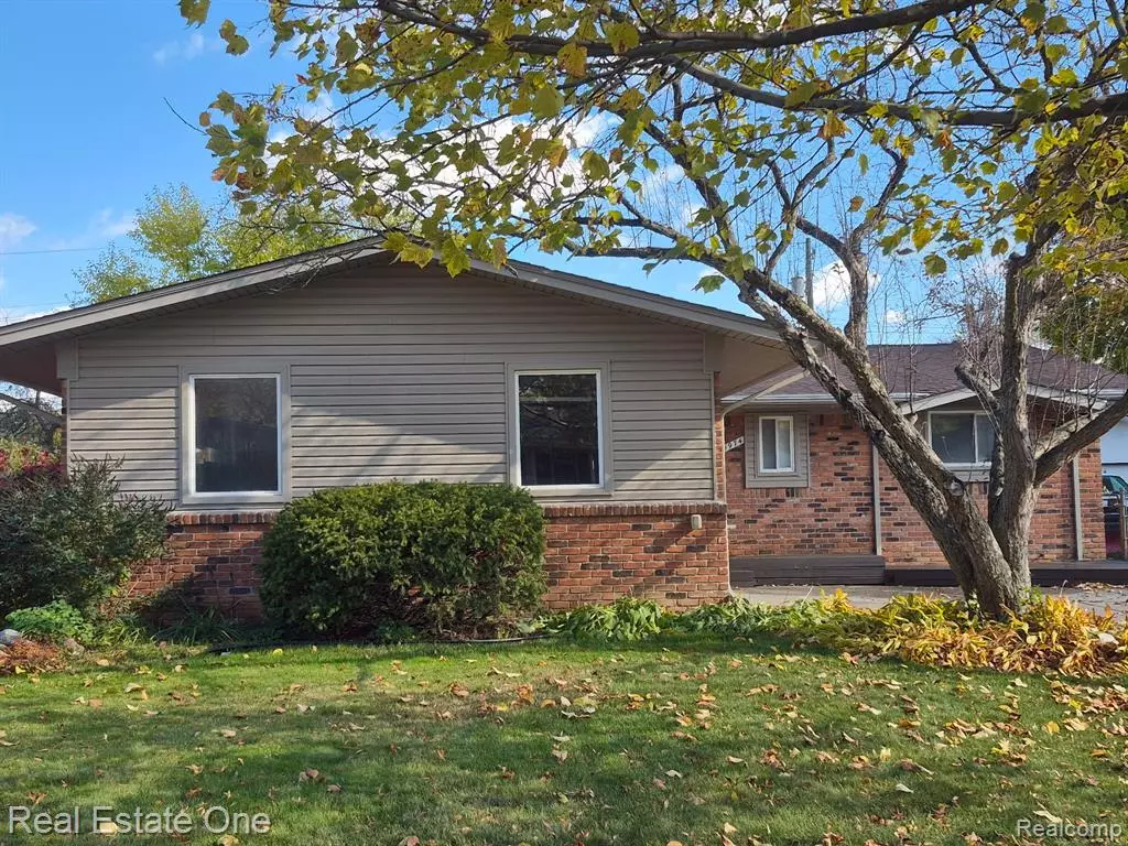 Troy, MI 48083,1974 Alexander Drive