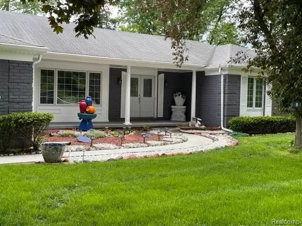 429 BELLA VISTA Drive, Grand Blanc Twp, MI 48439