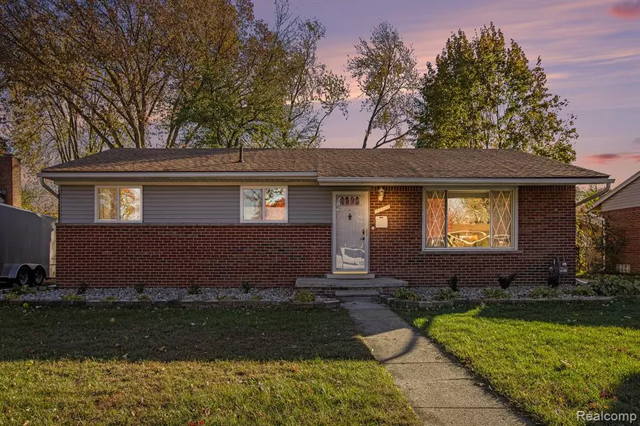 32529 Brown Street, Garden City, MI 48135