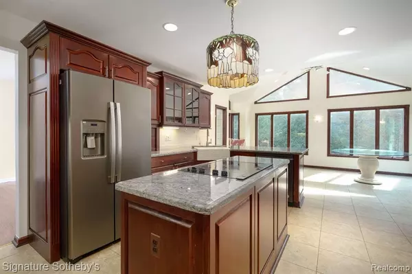 Bloomfield Twp, MI 48304,2377 Williamstown Court