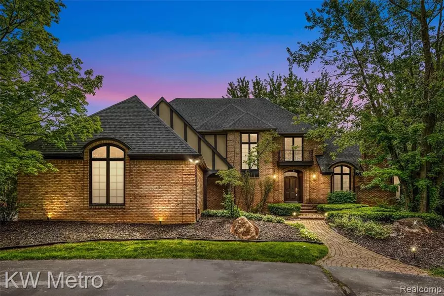 2863 MEADOWOOD LANE, Bloomfield Twp, MI 48302