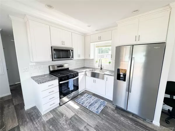 Fenton Twp, MI 48430,24 Sunset Lane