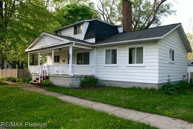 824 MCPHERSON ST, Howell, MI 48843