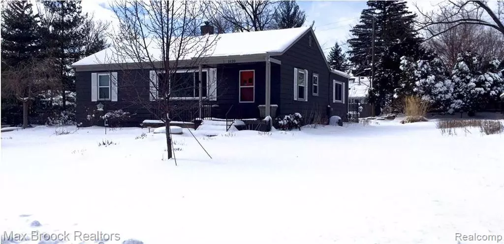 1620 PARKWAY ST, Sylvan Lake, MI 48320