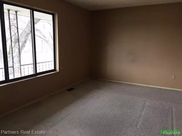 Howell, MI 48843,1571 Second AVE