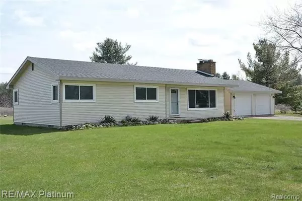 2270 BYRON RD RD, Howell Twp, MI 48855