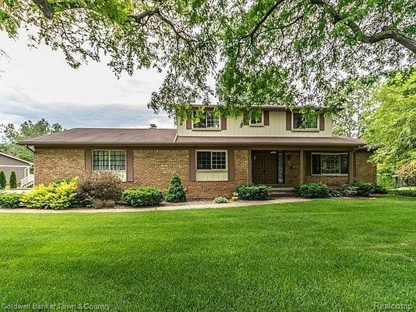 4826 Kenicott TRL, Brighton Twp, MI 48114