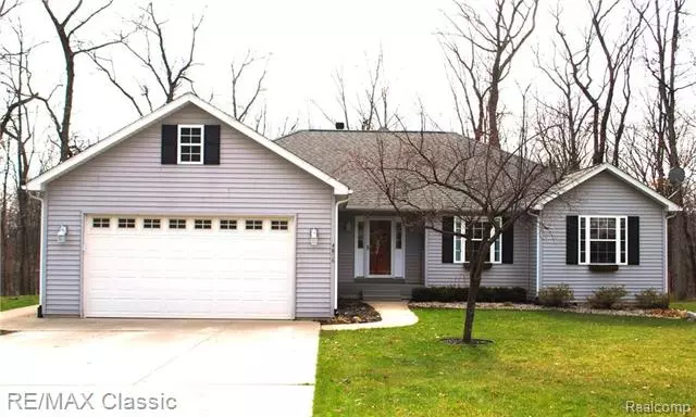 4856 HIDDEN HILLS CIR, Oceola Twp, MI 48855
