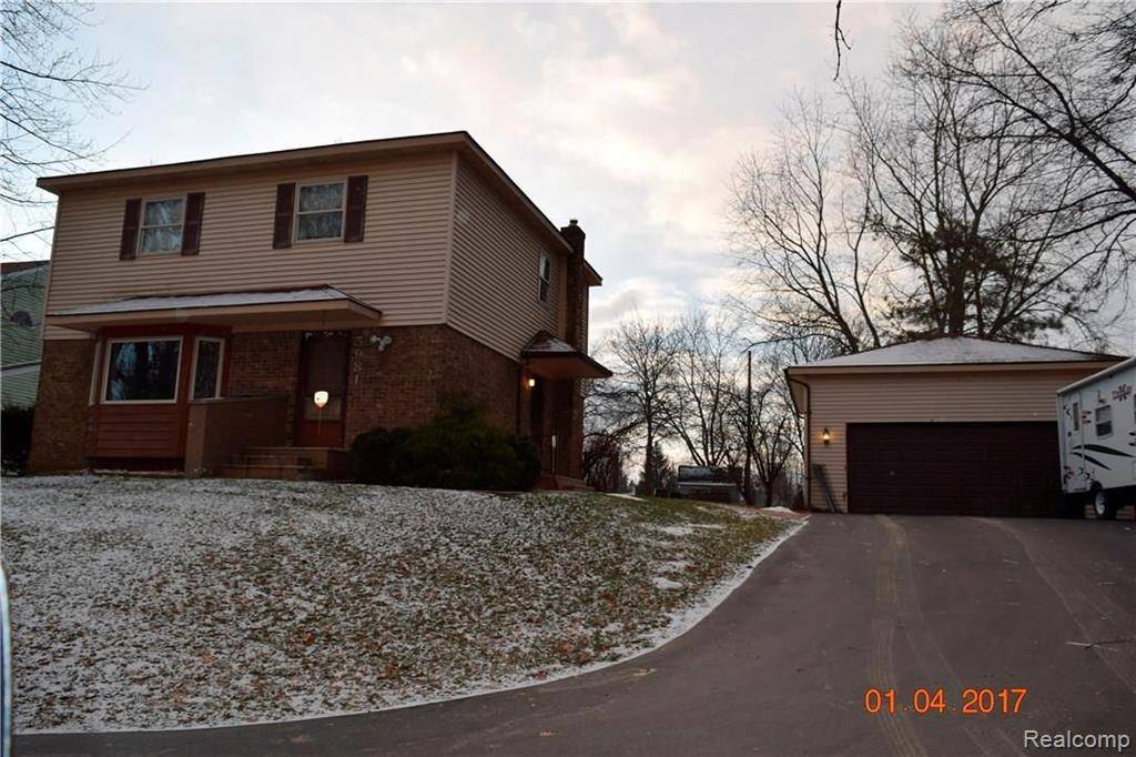 5981 FARLEY RD, Springfield Twp, MI 48346