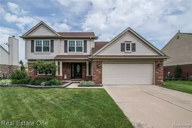 6918 CHESTERFIELD, Waterford, MI 48327