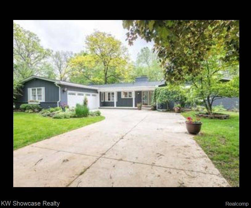 5635 WOODLAND PASS, Bloomfield Twp, MI 48301