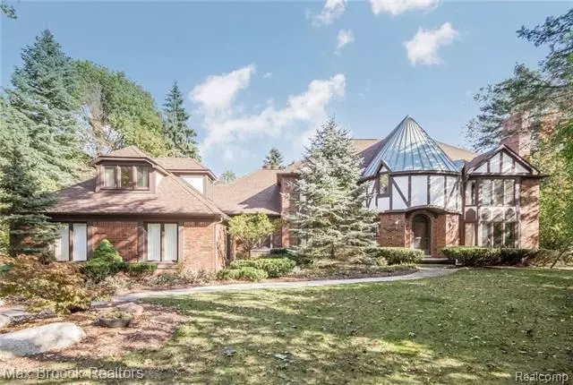 3465 Blossom LN, Bloomfield Hills, MI 48302