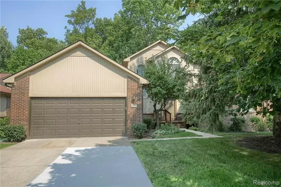 6273 GATEWOOD 63, West Bloomfield, MI 48322