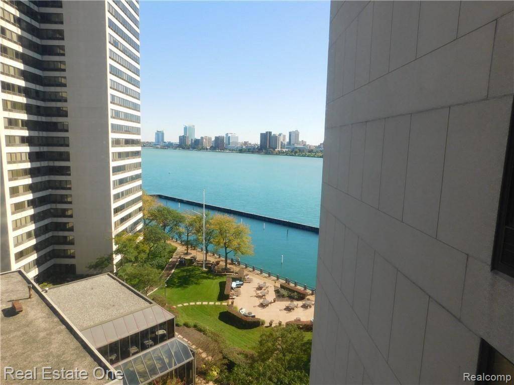 Detroit, MI 48226,300 Riverfront DR