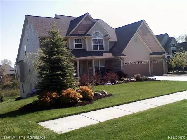 1809 Kristina DR, White Lake, MI 48386