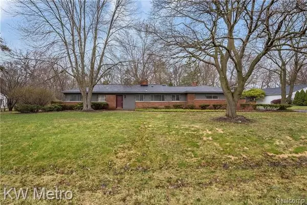 Bloomfield Twp, MI 48301,4570 PICKERING RD