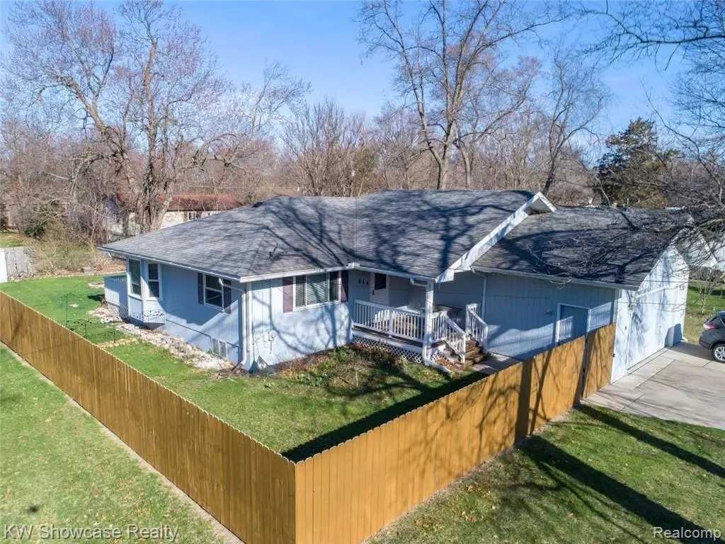 White Lake Twp, MI 48386,644 FARNSWORTH RD
