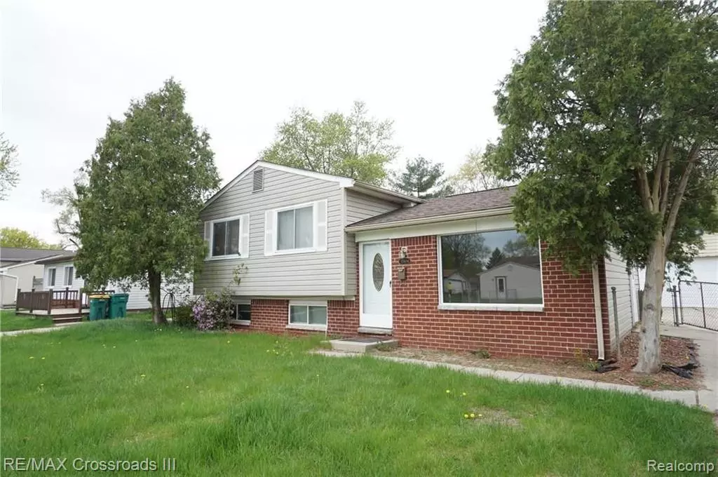 Romulus, MI 48174,15804 ISABELLE ST