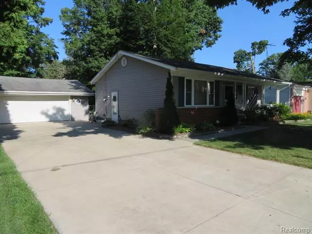 4277 ASHLAWN DR, Flint, MI 48507