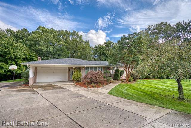 545 CLAIR HILL DR, Rochester Hills, MI 48309
