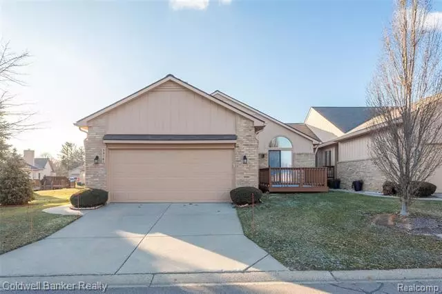 35161 WHITE PINE TRL, Famington Hills, MI 48335