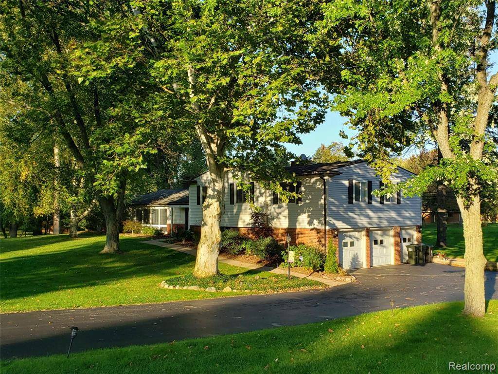 1759 CHRISTIAN HILLS DR, Rochester Hills, MI 48309