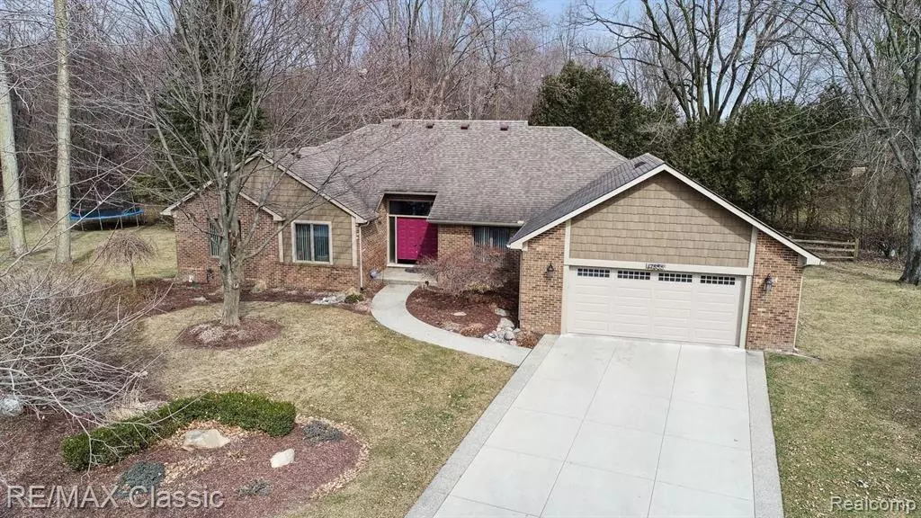 Livonia, MI 48152,17556 LAUREL DR