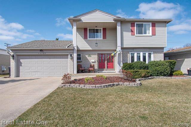 33289 CHATSWORTH DR, Sterling Heights, MI 48312