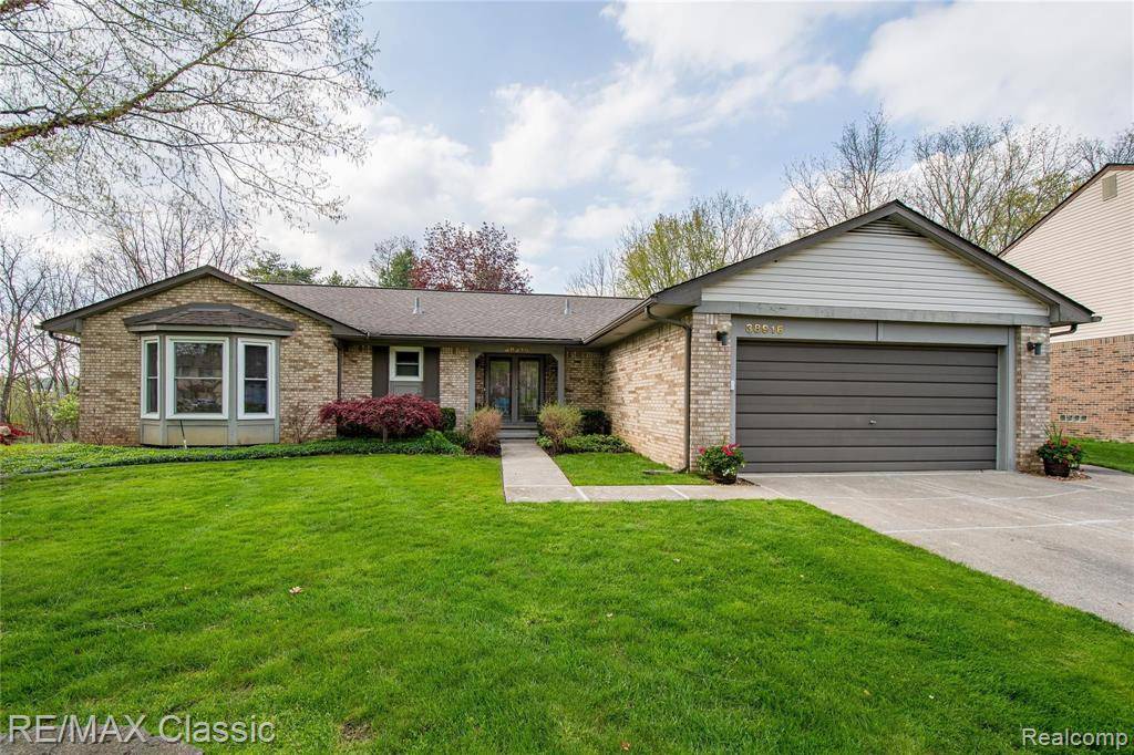 38916 LANCASTER DR, Farmington Hills, MI 48331