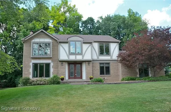 6356 ODESSA DR, West Bloomfield, MI 48324