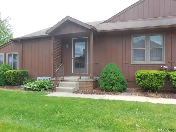 9859 Cambridge CRT 1, Green Oak Twp, MI 48178