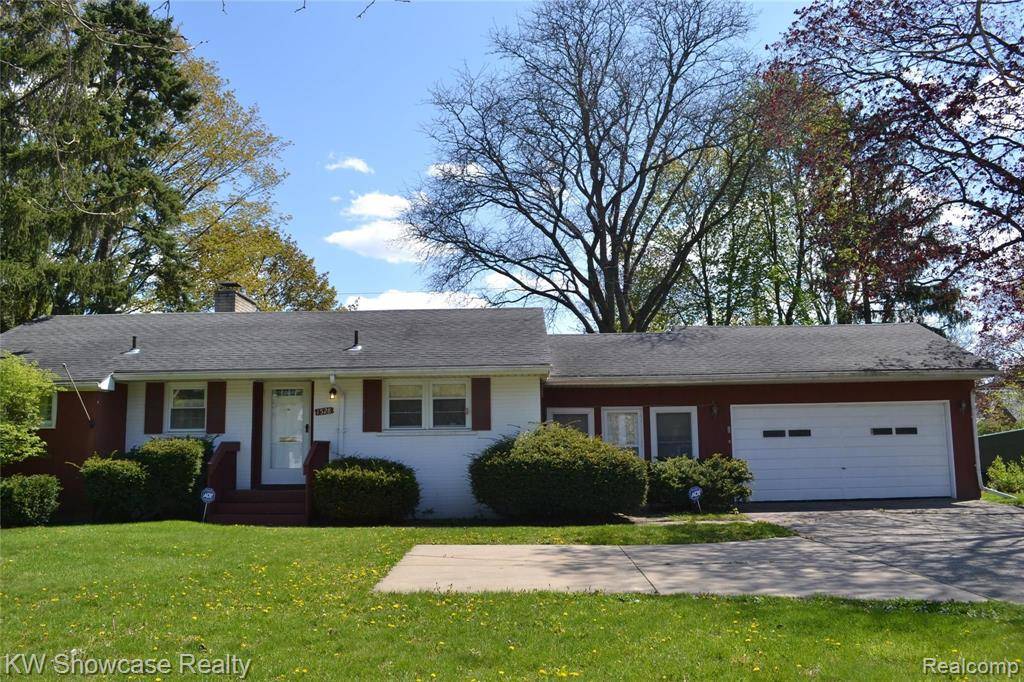 1528 E MAPLE RD, Birmingham, MI 48009