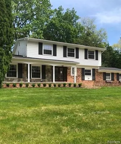 2843 COMFORT ST, West Bloomfield Twp, MI 48323