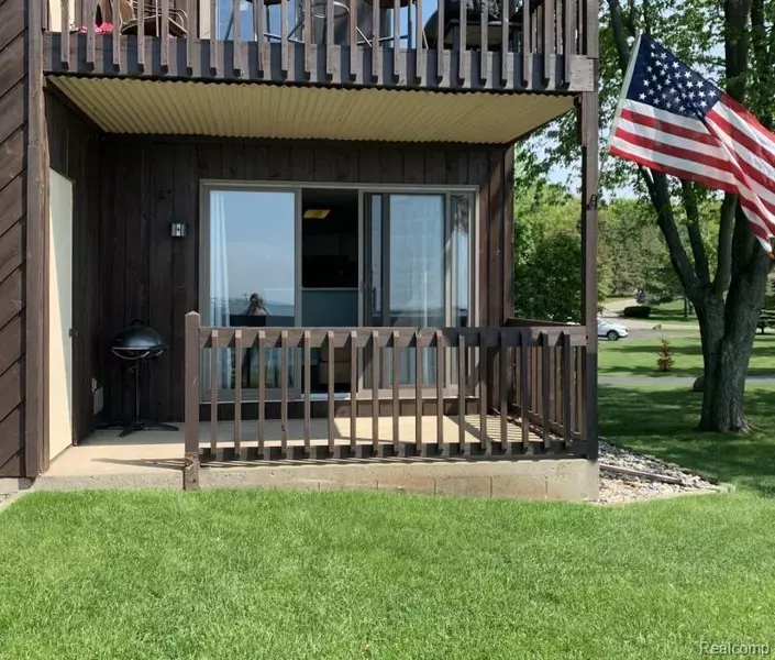 331 LAKEVIEW  # 1, Port Austin Vlg, MI 48467