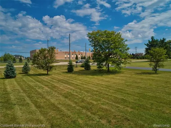 000 N TERRITORIAL, Plymouth, MI 48170